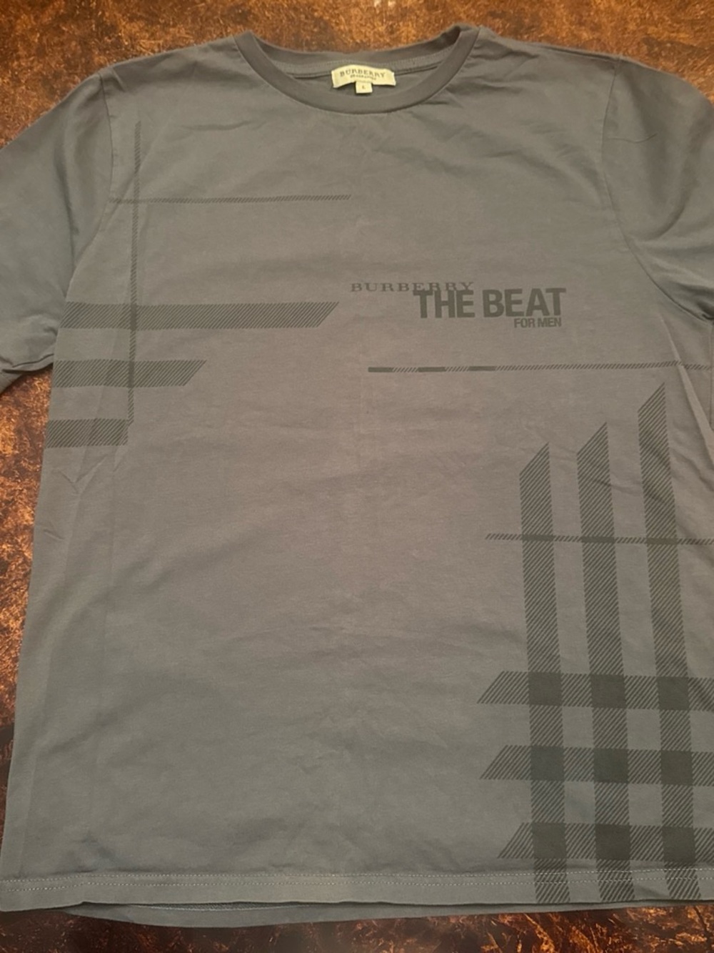 Burberry Men's Short-Sleeve Tee in Gray with Subtle Graphic